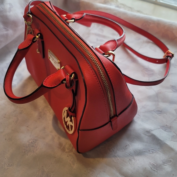 Michael Kors Saffiano leather crossbody bag - Picture 3 of 6